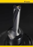 968 Иллюстрация американского металлорежущего инструмента Kennametal для механической обработки на станочном металлообрабатывающем оборудовании Сверление Мастер-каталог KENNAMETAL 2013 Металлорежущий инструмент Точение Обработка отверстий Фрезерование Стр.