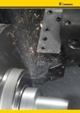 180 Стандартный токарный резец Kennametal со сменной ромбической пластиной и призматической хвостовой частью для закрепления в станке Фотография процесса Мастер-каталог KENNAMETAL 2013 Металлорежущий инструмент Точение Обработка отверстий Фрезерование Стр. B136