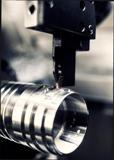 809 Токарный инструмент Sandvik для отрезки и обработки канавок Отрезное лезвие с односторонней сменной режущей пластиной Крепление СМП за счет пружинящих Каталог SANDVIK COROMANT 2015 Инструмент и оснастка для точения на станках Стр. B171